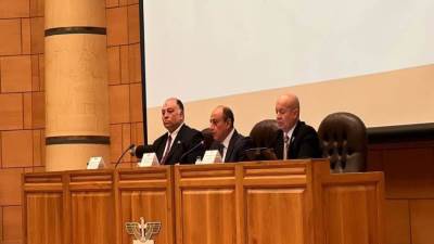 وزير الطيران: مطار القاهرة شهد أعلى معدل تشغيل يوم 30 ديسمبر بنحو 77 ألف راكب