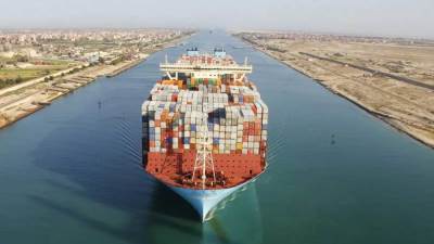 رئيس هيئة قناة السويس: ارتفاع الإيرادات بنحو 25% لتصل لـ8 مليارات دولار