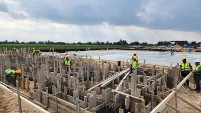 وزير الإسكان يتابع مع رئيس القابضة للمياه موقف مشروعات مياه الشرب والصرف الصحى بالمنوفية 