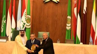 هيئة قناة السويس تحصل على جائزة أفضل هيئة ومؤسسة عربية خلال عام 2022