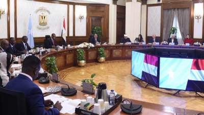 رئيس الوزراء: مصر تتابع عن كثب التطورات السياسية والتنموية في الصومال