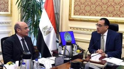 مدبولي يستعرض ضوابط حوكمة منح صفة الضبطية القضائية للموظفين على قطاعات الاستثمار