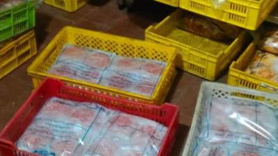 محافظة الجيزة: ضبط ٢.٧ طن مصنعات لحوم ودواجن  غير صالحة للإستهلاك الآدمي بالدقي والعجوزة