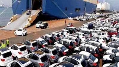 الحكومة تنفي مد فترة العمل بقانون «تيسير استيراد سيارات المصريين بالخارج» بعد 14 مارس