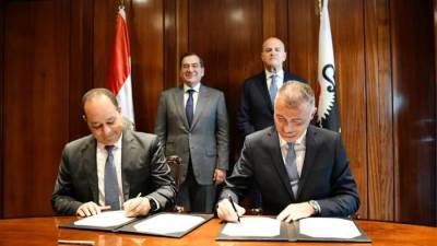 وزير البترول يوقع مذكرة نوايا مع «إيني» الإيطالية في مجال تكنولوجيا خفض الانبعاثات