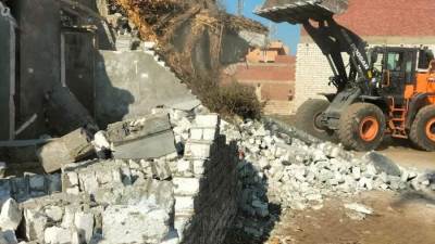 إزالة 110حاله تعدي علي الاراضي الزراعية وأملاك الدولة بأطفيح ومنشاة القناطر 