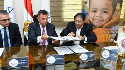 مؤسسة البنك التجاري وجامعة عين شمس تحتفلان بتوقيع اتفاقية تمويل الجناح الجراحى بمستشفى جراحات الأطفال