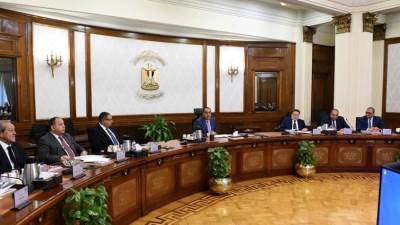 رئيس الوزراء يترأس الاجتماع الأول للجنة متابعة توصيات المؤتمر الاقتصادي «مجلس الأمناء»