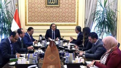 رئيس الوزراء: الحكومة تعمل على تبسيط الإجراءات المتعلقة بالاستثمارات وخاصة المشروعات الصناعية