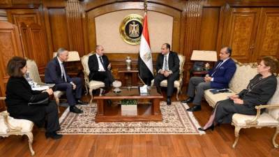 وزير التجارة والصناعة يبحث مع هيئة معارض دوسلدورف الألمانية سبل تعزيز التعاون المشترك