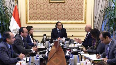 رئيس الوزراء يلتقى الرئيس التنفيذي لجهاز تنمية المشروعات المتوسطة والصغيرة