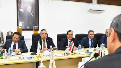 وزير البترول يعقد جلسة مباحثات مع نظيره الأردني لبحث توفير وتنويع مصادر الطاقة بين البلدين