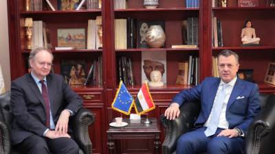 وزير السياحة يلتقي مع سفير الاتحاد الأوروبي بالقاهرة لبحث التعاون المشترك