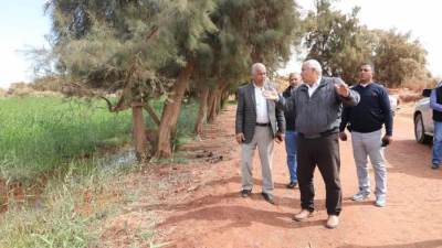 بتكلفة 46.5مليون جنيه.. محافظ الوادي الجديد يتفقد أعمال إنشاء محور الطريق «الدائري/ الجديدة» بالداخلة 