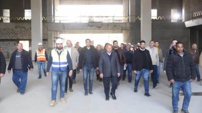وزير النقل يتفقد أعمال تنفيذ الخط الأول للقطار الكهربائي السريع