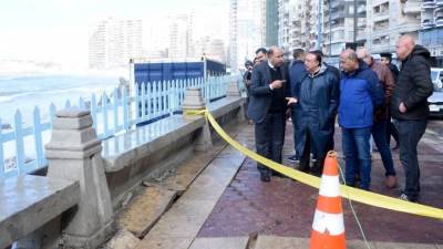 هبوط بكورنيش اسكندرية وجهاز تعمير الساحل يتولي الأمر 