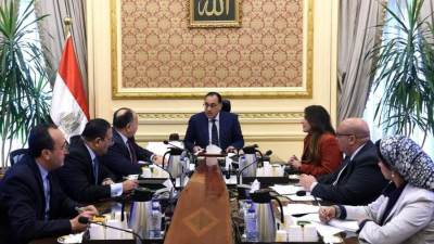 «مدبولى» يبحث مع «المالية» مشروعات قوانين لتقديم تيسيرات ضريبية