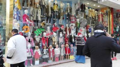 «التموين»: عقوبات تصل لـ2 مليون جنيه للتجار المتلاعبين بنسب الخصم بالأوكازيون الشتوي