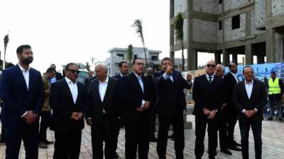 «مدبولى» يتفقَّد المراحل السكنية بمشروع  «عاصمة الشمس Sun Capital »