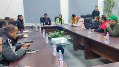 للرد على استفساراتهم .. رئيس جهاز العاصمة الإدارية الجديدة  يلتقي سكان الحي السكني الثالث R3 بقاعة الاجتماعات بمقر الجهاز