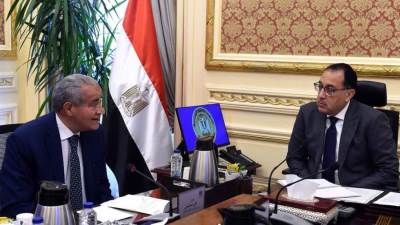 مدبولي: مشروع إنشاء المستودعات الإستراتيجية للسلع الأساسية وفقا لتوجيهات رئاسية لتعزيز الأمن الغذائي