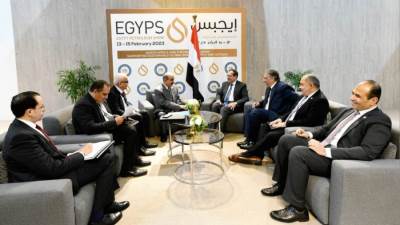 «الملا» يبحث مع شركة دراجون أويل الإماراتية أنشطتها في مصر