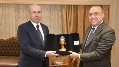 وزير الإسكان:خطة الدولة للتوسع فى إنشاء المجتمعات العمرانية الجديدة هى خطة اقتصادية وليس للبناء فقط