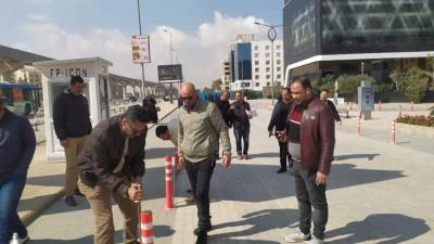 «جهاز القاهرة الجديدة»:حملات مكثفة لرفع الإشغالات وفتح الطرق أمام المارة بالتجمعات الثلاثة بالتنسيق مع الشرطة