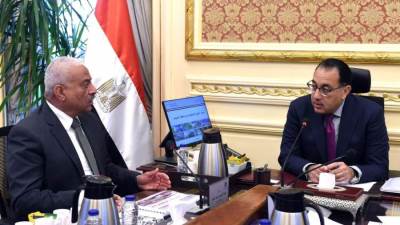 «مدبولي»يوجه بتوفير 350 مليون جنيه لسرعة الانتهاء من أعمال تطوير المناطق غير المخططة بالسويس 