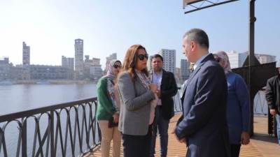 بالصور .. جولة «منال عوض» لمتابعة آخر التطورات بمشروع كوبرى دمياط 