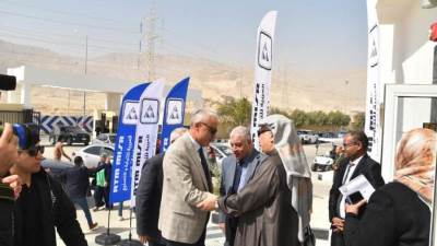 مسئولو الإسكان يُشاركون في افتتاح مصنع تجميع حافلات نقل بالسويس الجديدة