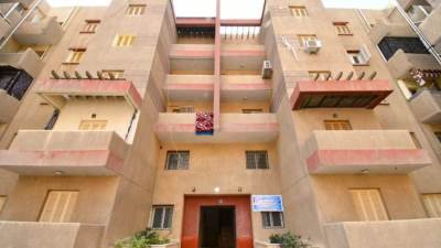 «الإسكان»: تأثيث عددٍ من الوحدات السكنية البديلة بمنطقة مطار إمبابة لمستحقيها من سكان جزيرة الوراق بالمجان 