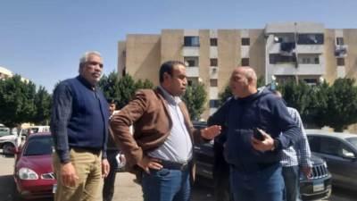 رئيس جهاز «الشروق» يقود حملة على المخالفات بالأسواق التجارية بالحى الثانى