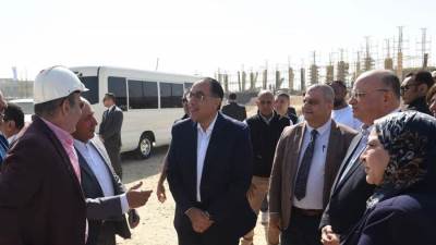 رئيس الوزراء يتفقد أعمال تنفيذ مشروع تطوير حدائق الفسطاط