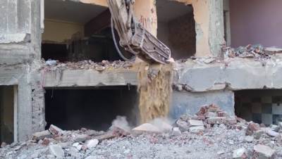 هدم 22 عقارًا بعزبة أبو قرن لتطوير سور مجرى العيون