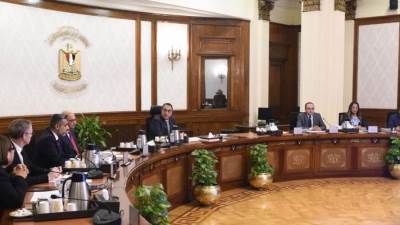 مدبولي يرحب بخطط  «جنرال موتورز»  للتوسع في إنتاج طرازات جديدة من السيارات داخل مصر