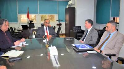 نائب وزير الإسكان يتابع  إجراءات توطين صناعة الطلمبات محليا