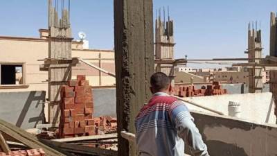 جهاز مدينة بدر يشن حملة لإزالة مخالفات بناء بقطعتي أرض و يصادر المواد المستخدمة 