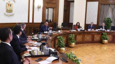 «مدبولى» خلال لقائه مع مسؤولي شركة «بوش» الألمانية: بابى مفتوح لأى مستثمر