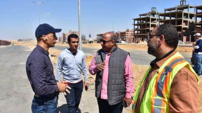 رئيس جهاز القاهرة الجديدة يواصل جولاته ويتفقد المشروعات السكنية بالمدينة 