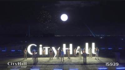 الكينج محمد منير يخطف الأنظار بأغنية « city hall » العاصمة الإدارية (فيديو)