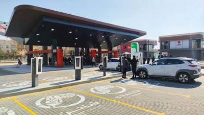 الانتهاء من إنشاء محطات الشحن الكهربائي داخل العاصمة الإدارية 