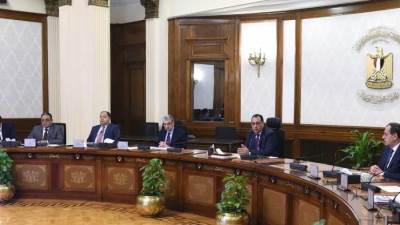 رئيس الوزراء يتابع خطوات فض التشابكات المالية الحكومية بين  "الكهرباء" و"البترول" و"المالية"