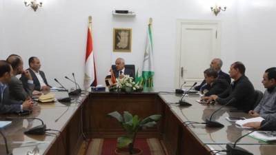 محافظ الجيزة يكلف بتنفيذ خطه رصف وتطوير للطرق الرئيسية والمحورية بحدائق الأهرام