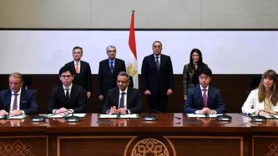 «مدبولى»يشهد توقيع اتفاقية الإغلاق المالي لمشروع إنشاء مزرعة رياح جديدة بخليج السويس