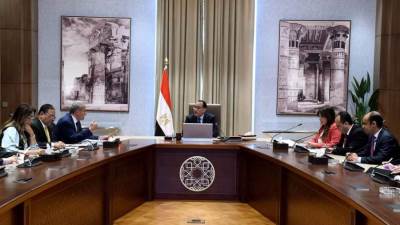 في لقاء مع وزير التموين .. رئيس الوزراء يطمئن على توافر أرصدة السلع الأساسية