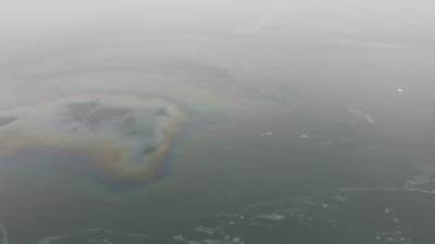 ظهور بقعة سولار أمام ماخذ محطة مياه المراغة السطحية بسوهاج