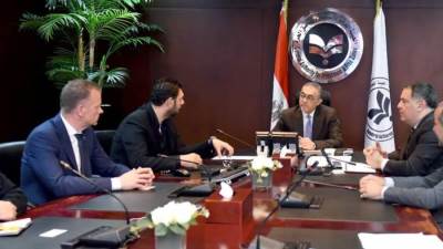 ضخ استثمارات جديدة بقيمة 100 مليون دولار..الهيئة العامة للاستثمار وشركة «سوميتومو» اليابانية  تبحثان فرص تعزيز صناعة السيارات في مصر