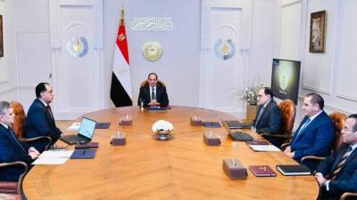السيسي يوجه بمواصلة تنفيذ استراتيجية تطوير قناة السويس 
