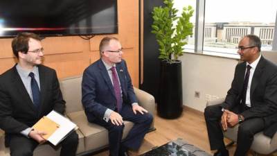 نائب وزير الإسكان  يبحث مع سفير التشيك بالقاهرة أوجه التعاون والشراكة قي قطاع مياه الشرب